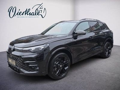 Schwarz metallic Gebraucht 2025 VW Tiguan Sport SUV | € 49.900