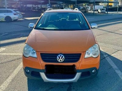 Orange Gebraucht 2007 VW Polo Cross Kleinwagen | € 2.500