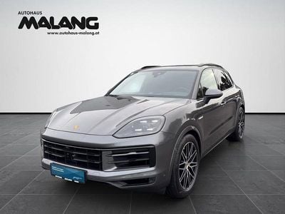 Gebraucht Porsche Cayenne 470 PS (345 kW) 2024 Grau SUV