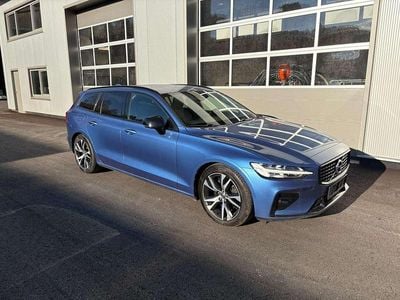 Blau Gebraucht 2020 Volvo V60 R-Design Kombi | € 26.990 (Teuer)