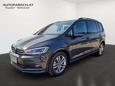 Mittelgrau metallic Gebraucht 2024 VW Touran Van / Kleinbus | € 39.900