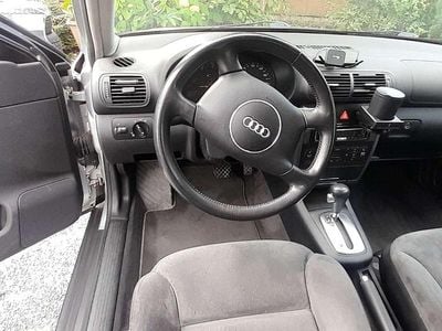 Grau Gebraucht 2001 Audi A3 Ambiente Limousine | € 4.000