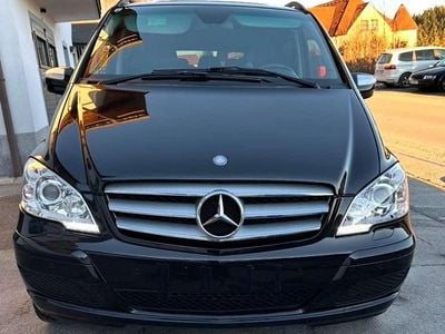 Schwarz Gebraucht 2014 Mercedes Viano Van / Kleinbus | € 28.000