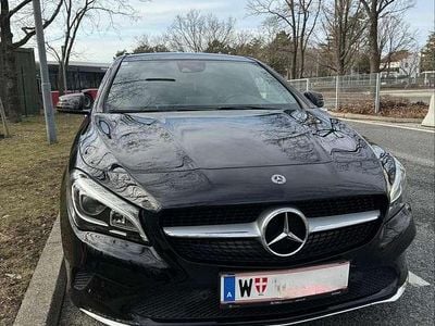Schwarz Gebraucht 2017 Mercedes 220 Coupé | € 20.000