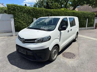 Weiß Gebraucht 2021 Toyota Proace Van / Kleinbus | € 14.900