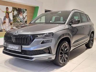 Mittelgrau metallic Gebraucht 2024 Skoda Karoq SportLine SUV | € 39.990 (Etwas zu teuer)