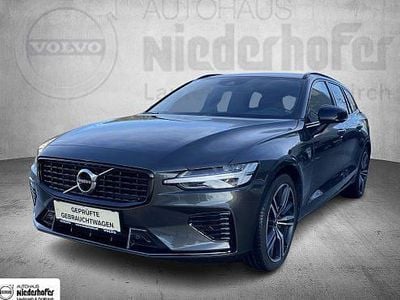 Pine grey metallic Gebraucht 2022 Volvo V60 R-Design Kombi | € 46.900