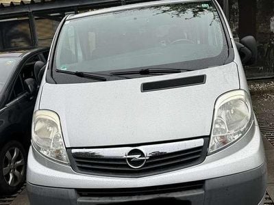 Silber Gebraucht 2008 Opel Vivaro Van / Kleinbus | € 10.500