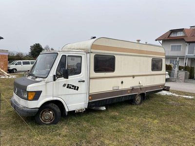 Weiß Gebraucht 1984 Mercedes 600 Van | € 4.000