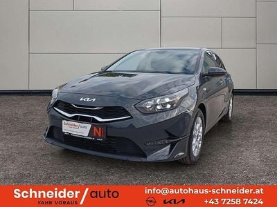 Neu Kia Ceed Silver 101 PS (74 kW) 2025 Grau Kleinwagen