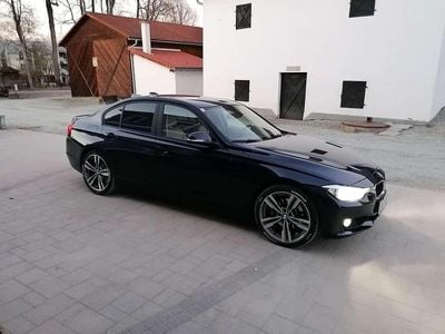 Blau Gebraucht 2013 BMW 330 Limousine | € 15.400 (Teuer)