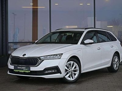 Weiß Gebraucht 2022 Skoda Octavia Style Kombi | € 22.890 (Superpreis)
