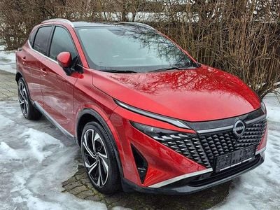 Neu Nissan Qashqai Tekna+ 158 PS (116 kW) 2025 Rot SUV