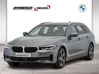 Gebraucht BMW 530e Sport Line 292 PS (214 kW) 2023 Skyscraper grau Kombi