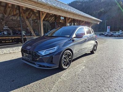 Grau Gebraucht 2024 Hyundai i20 Trend Limousine | € 19.900 (Guter Preis)