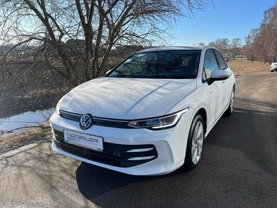 Neu VW Golf VIII 115 PS (84 kW) 2026 Weiss  normal