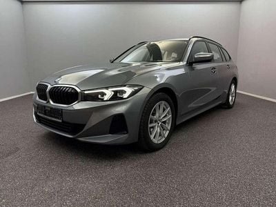 Grau Gebraucht 2023 BMW 320 Shadowline Kombi | € 38.500 (Fairer Preis)
