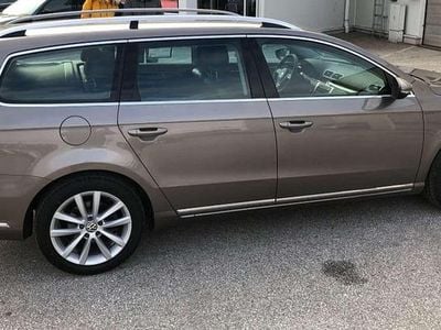 Braun Gebraucht 2011 VW Passat Highline Kombi | € 10.990 (Teuer)