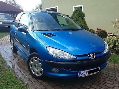 Blau Gebraucht 2004 Peugeot 206 Limousine | € 1.300