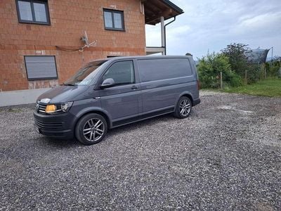 Gebraucht VW T6 150 PS (110 kW) 2017 Grau Van