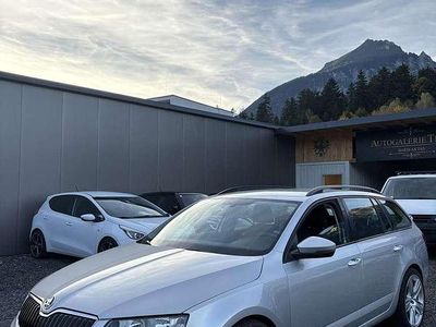 Grau Gebraucht 2014 Skoda Octavia Ambition Kombi | € 11.990 (Fairer Preis)