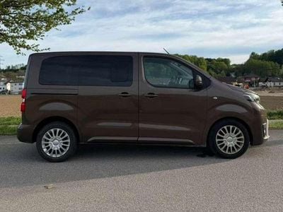 Braun Gebraucht 2017 Toyota Proace Van / Kleinbus | € 12.300