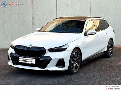 Weiß Gebraucht 2024 BMW 530e Shadowline Kombi | € 68.980 (Teuer)