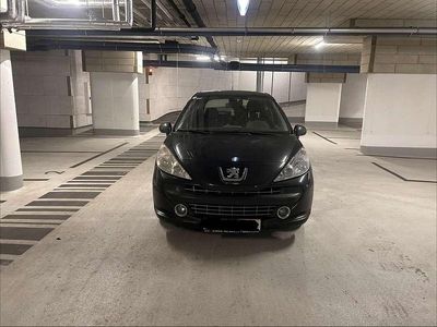 Gebraucht Peugeot 207 Active 120 PS (88 kW) 2008 Schwarz Limousine