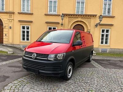 Gebraucht VW T6.1 114 PS (83 kW) 2020 Rot Van