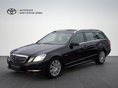 Schwarz Gebraucht 2011 Mercedes E200 Avantgarde Kombi | € 14.990 (Etwas zu teuer)