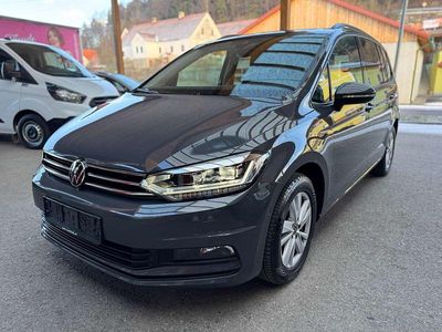 Gebraucht VW Touran Comfortline 122 PS (89 kW) 2022 Grau Van / Kleinbus