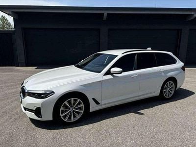 Weiß Gebraucht 2022 BMW 520 Performance Kombi | € 33.480 (Fairer Preis)