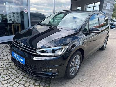 Gebraucht VW Touran Life 150 PS (110 kW) 2025 Schwarz Van / Kleinbus