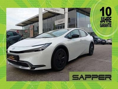 Neu Toyota Prius Basis 151 PS (111 kW) 2025 Weiß Kleinwagen