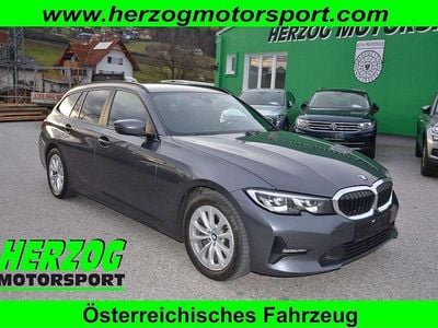 Grau Gebraucht 2020 BMW 320 Sport Line Kombi | € 21.440 (Guter Preis)