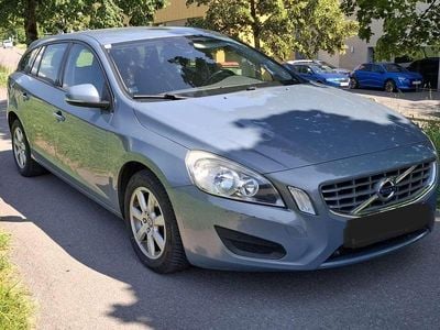 Grau Gebraucht 2011 Volvo V60 Kombi | € 5.000