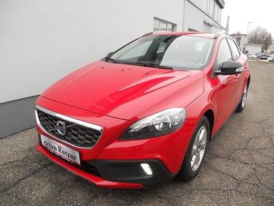 Mittelrot normal Gebraucht 2015 Volvo V40 CC Kinetic Kombi | € 9.900