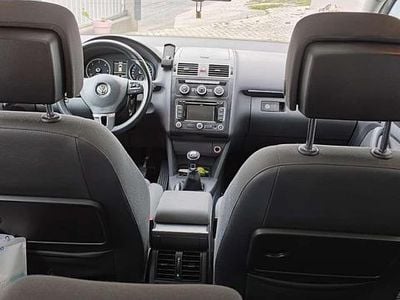 Gebraucht VW Touran Comfortline 140 PS (102 kW) 2014 Van / Kleinbus