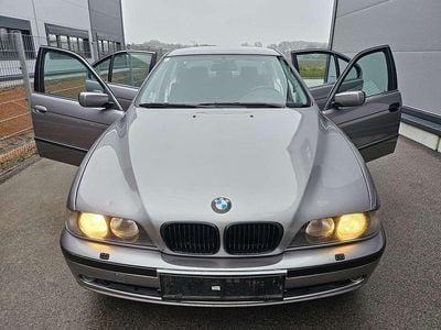 Beige Gebraucht 2000 BMW 530 Limousine | € 3.499
