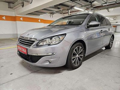 Silber Gebraucht 2015 Peugeot 308 SW Active Kombi | € 7.990 (Etwas zu teuer)
