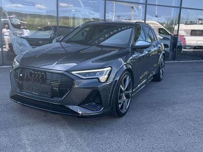 Grau Gebraucht 2021 Audi e-tron SUV | € 44.900 (Fairer Preis)