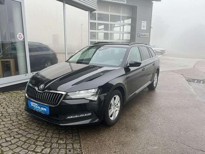Schwarz metallicperleffektno Gebraucht 2022 Skoda Superb Ambition Kombi | € 24.990 (Guter Preis)