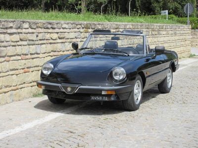 Gebraucht Alfa Romeo Spider Quadrifoglio Verde 125 PS (91 kW) 1988 Schwarz Cabrio