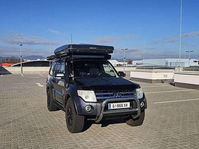 Grau Gebraucht 2009 Mitsubishi Pajero Instyle SUV | € 38.000