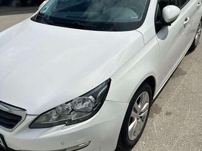 Weiß Gebraucht 2014 Peugeot 308 Active Limousine | € 6.300