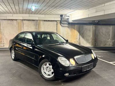 Mercedes E200