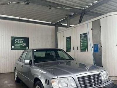 Gebraucht 1989 Mercedes E300 Limousine | € 3.300
