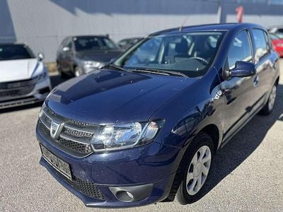 Blau Gebraucht 2014 Dacia Sandero Limousine | € 3.699