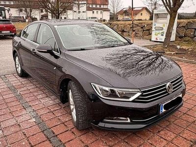 Gebraucht VW Passat Comfortline 120 PS (88 kW) 2019 Schwarz Limousine