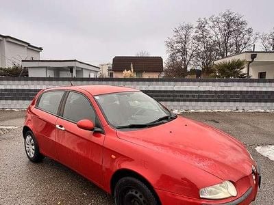 Gebraucht Alfa Romeo 147 105 PS (77 kW) 2003 Rot Kleinwagen